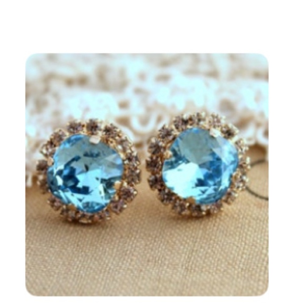 Blue aqua Crystal stud Petite vintage earring - 14k plated gold post.